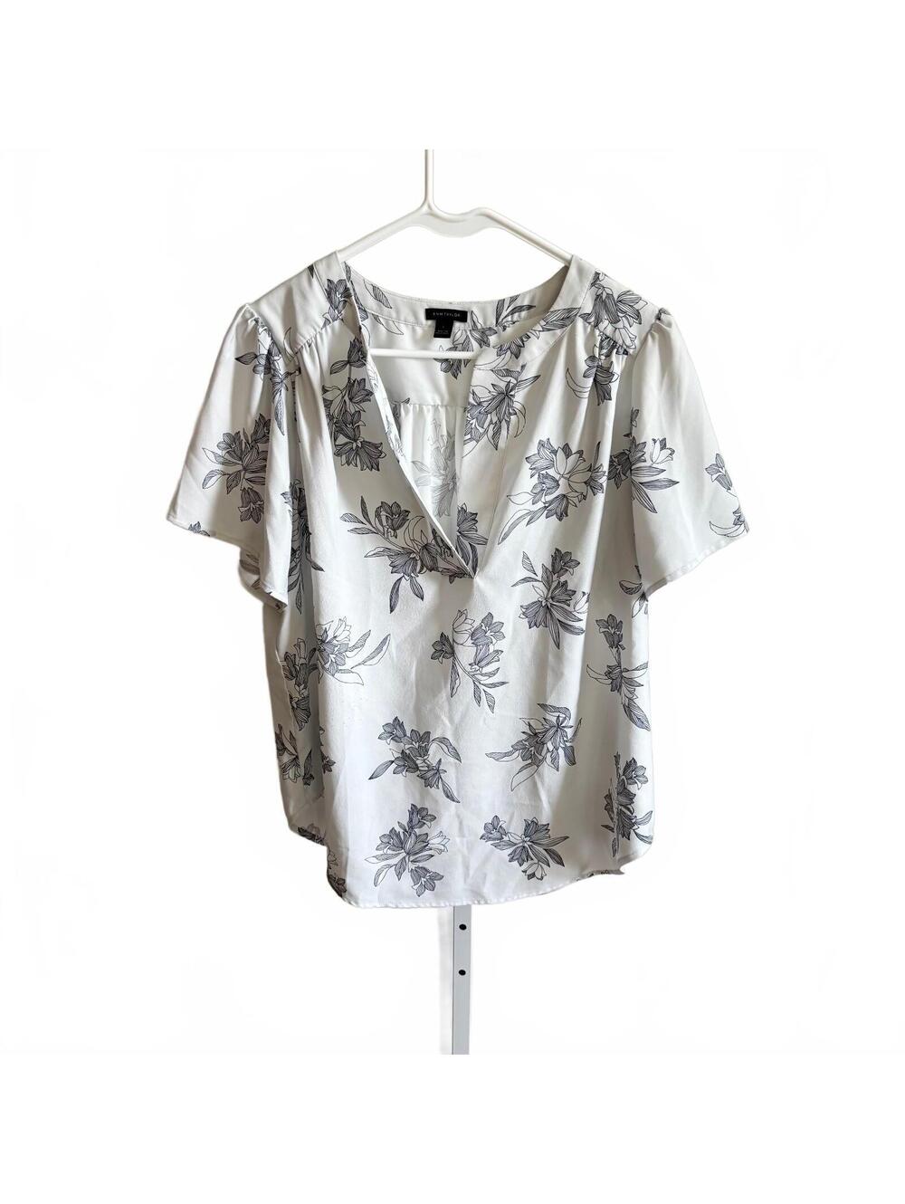Ann Taylor EUC Women's Black White Toile Print Split Neck Blouse Size L